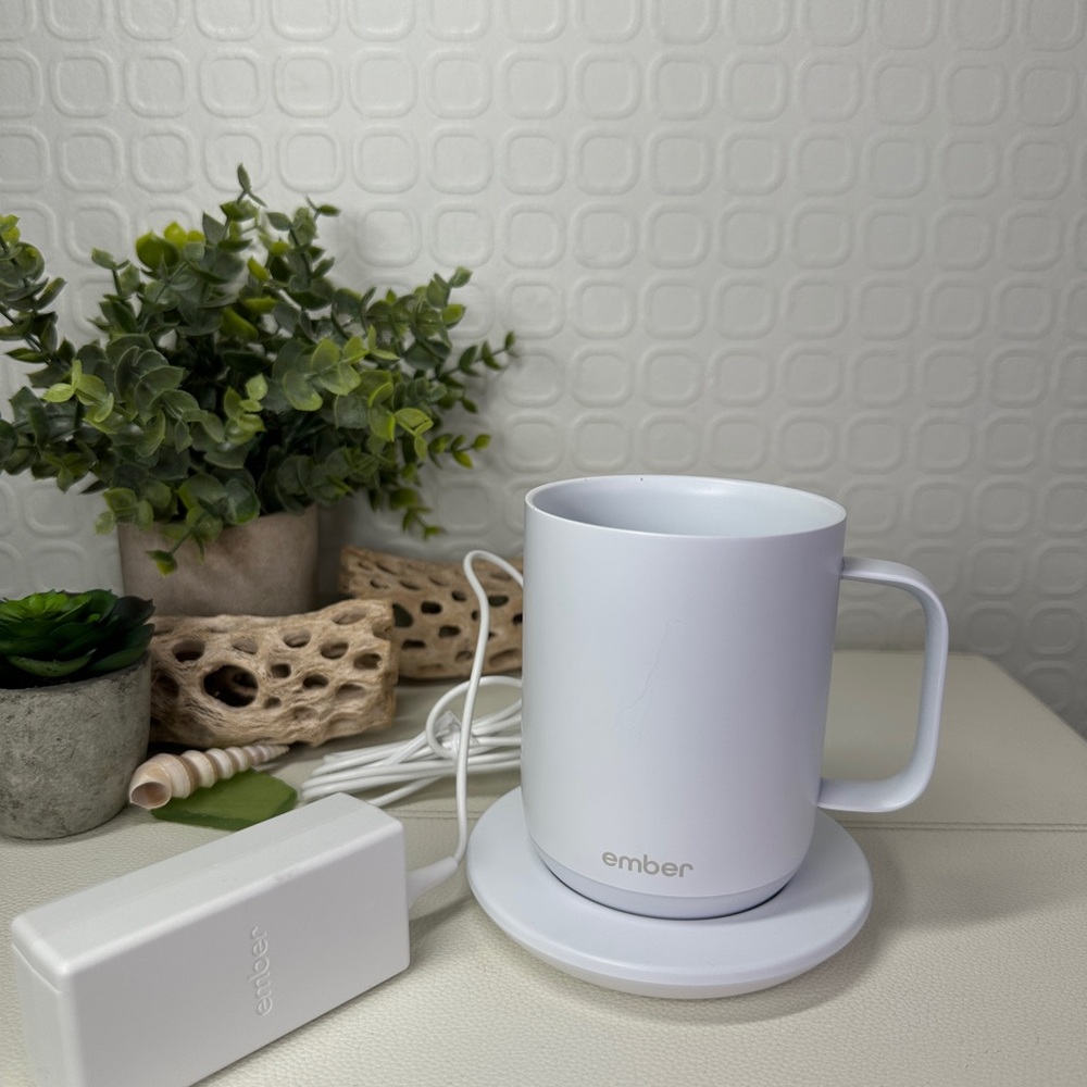 Ember Mug 2 – 10 oz Temperature Control Smart Mug w/ Charger – White